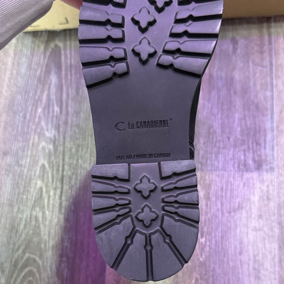 La CANADIENNE Calias Black Suede ankle Boots Sz 8.5 • New - Picture 4 of 6